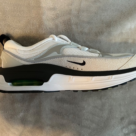 NIKE AIR MAX BLISS-SIZE 8 - Picture 4 of 7